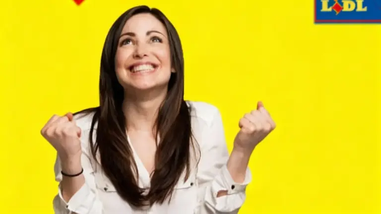 Persona sorridente su sfondo giallo, associato al marchio Lidl